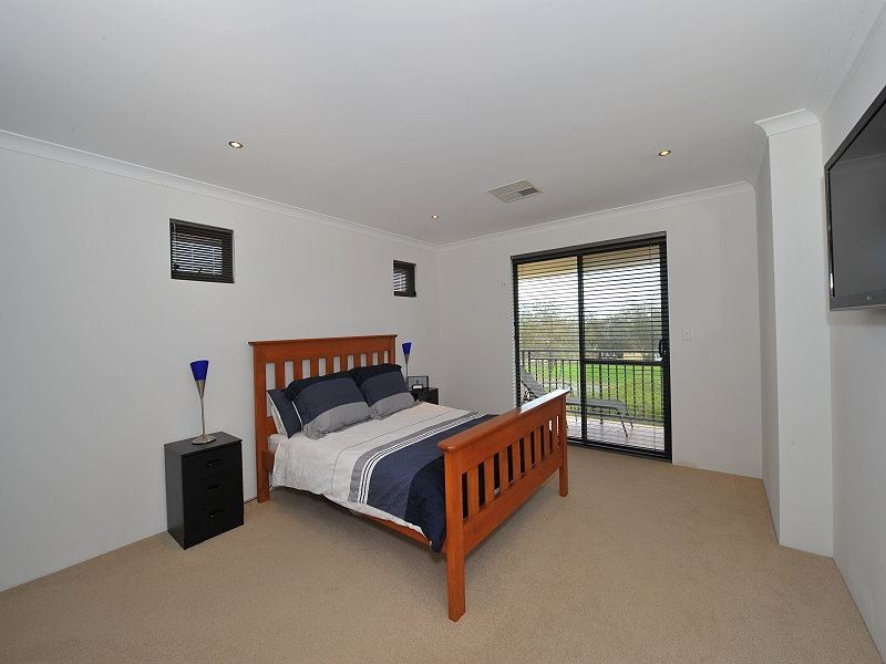 1 Mainsail Parkway, Wannanup WA 6210