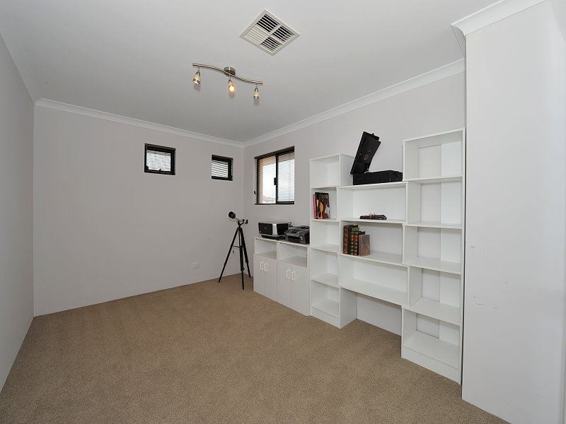 1 Mainsail Parkway, Wannanup WA 6210