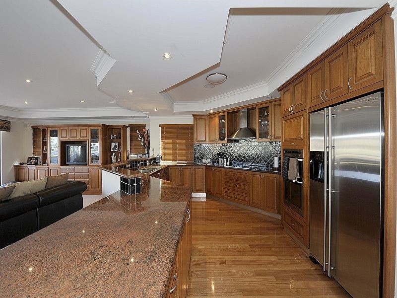 30 Santavea Mews, Halls Head WA 6210