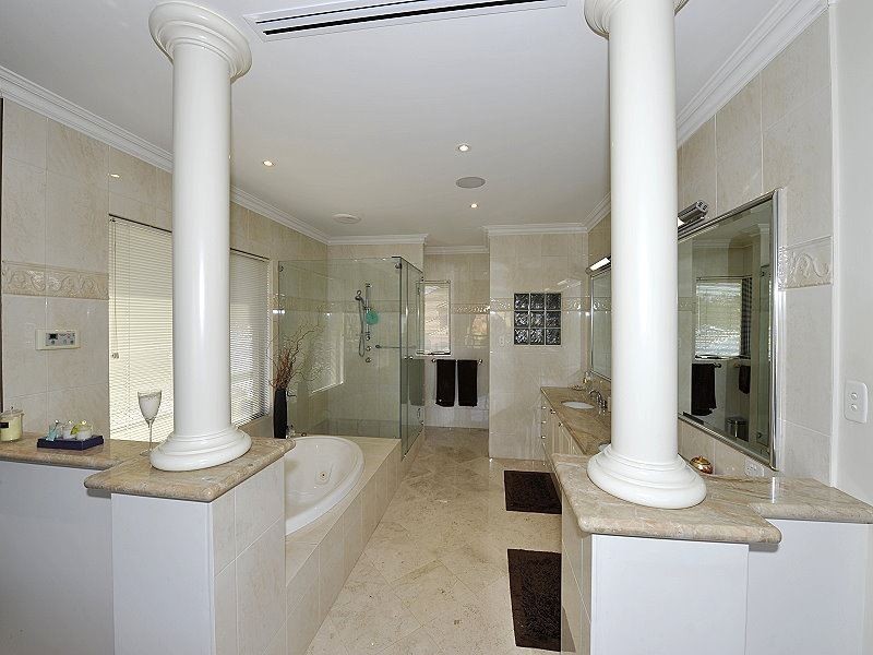 30 Santavea Mews, Halls Head WA 6210