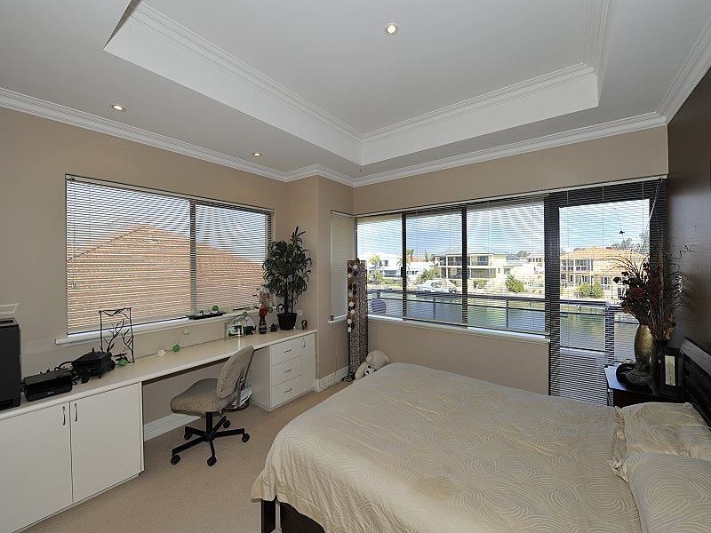 30 Santavea Mews, Halls Head WA 6210