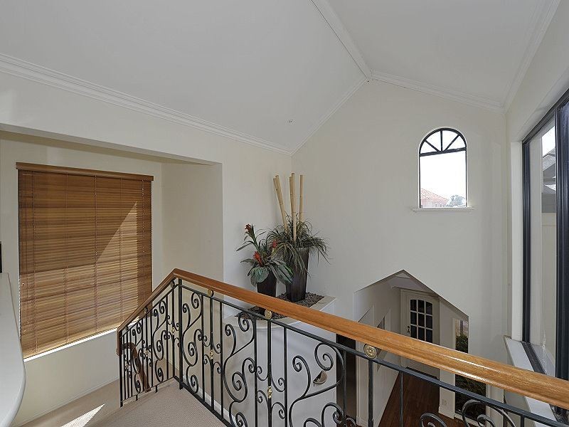 30 Santavea Mews, Halls Head WA 6210