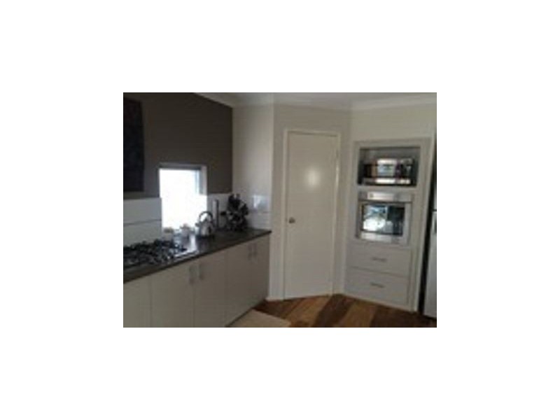 13 Cohen Vista, Lakelands WA 6180