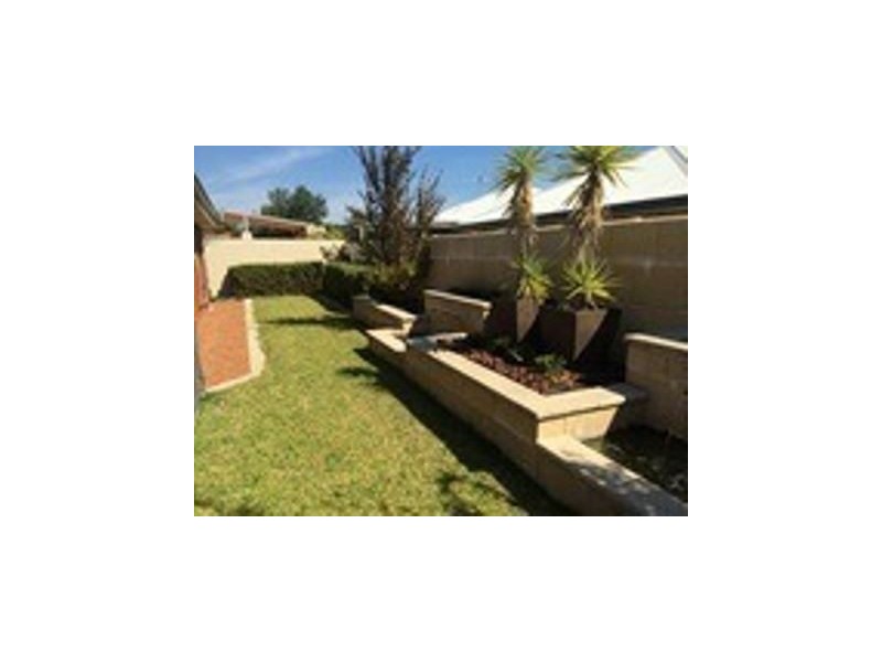 13 Cohen Vista, Lakelands WA 6180