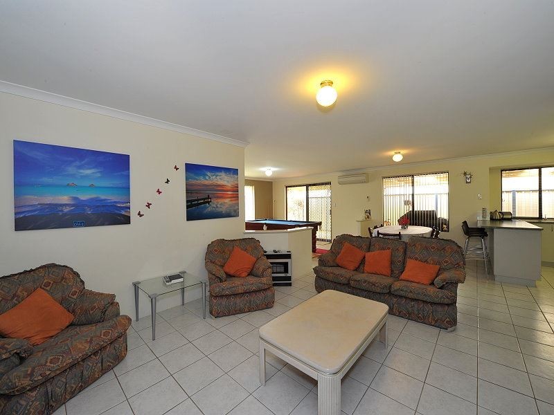 209 Oakmont Avenue, Meadow Springs WA 6210