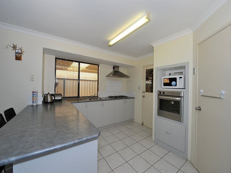 209 Oakmont Avenue, Meadow Springs WA 6210