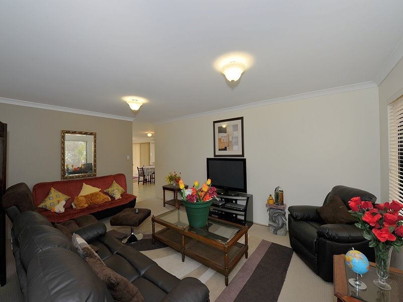 209 Oakmont Avenue, Meadow Springs WA 6210