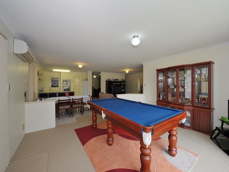 209 Oakmont Avenue, Meadow Springs WA 6210