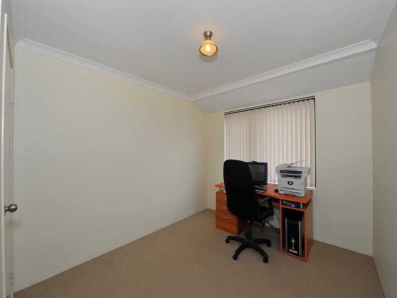 209 Oakmont Avenue, Meadow Springs WA 6210