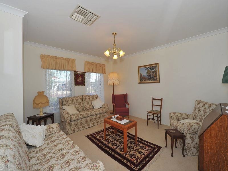 15 Carnarvon Way, Erskine WA 6210