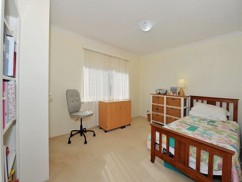 15 Carnarvon Way, Erskine WA 6210