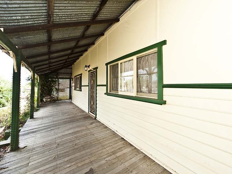 10 Thatcher Street, Waroona WA 6215