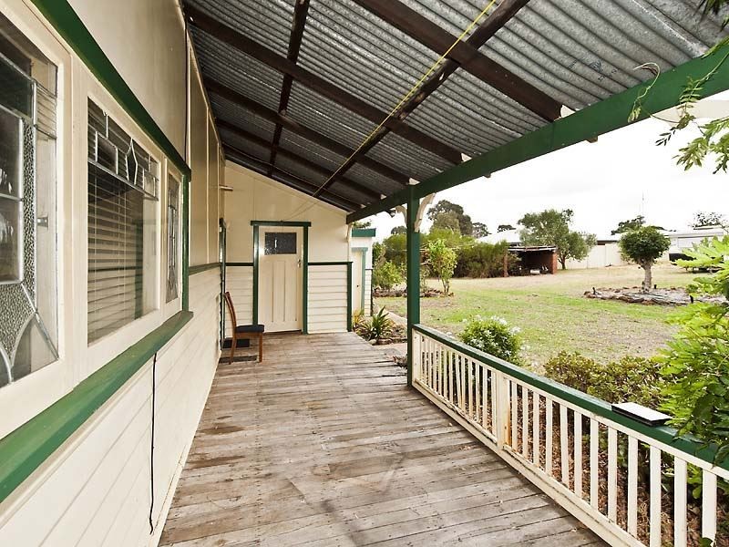 10 Thatcher Street, Waroona WA 6215