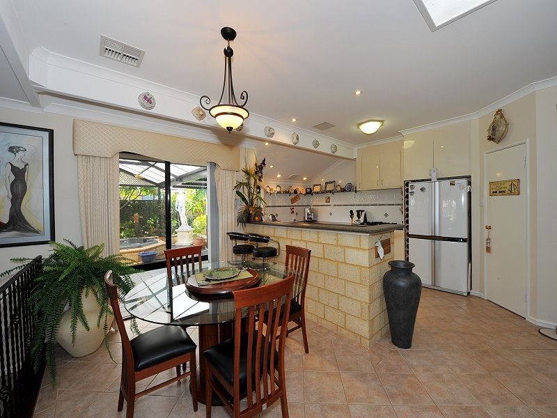 15 Dorneywood Crescent, Erskine WA 6210