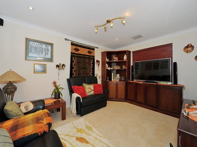 15 Dorneywood Crescent, Erskine WA 6210