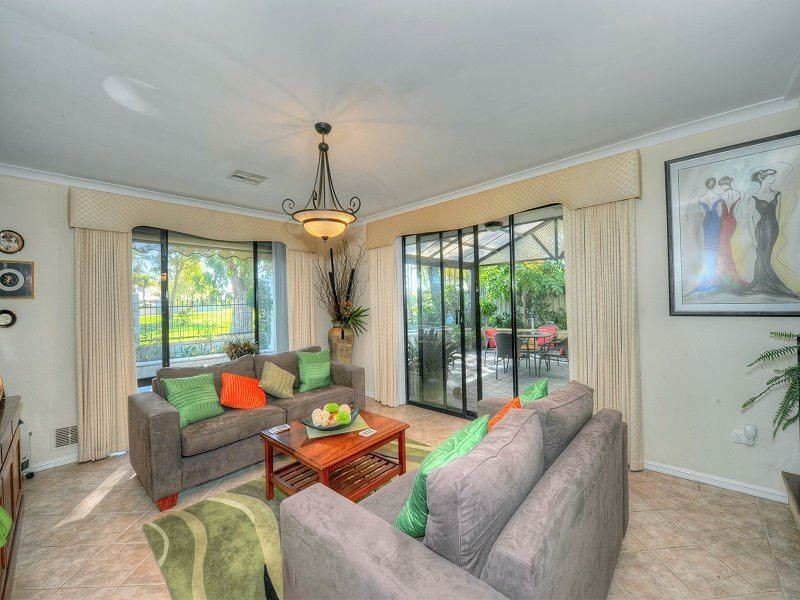 15 Dorneywood Crescent, Erskine WA 6210