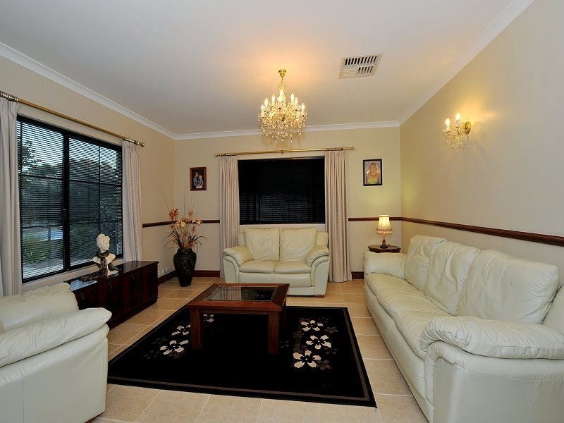 1 Laidley Way, Greenfields WA 6210