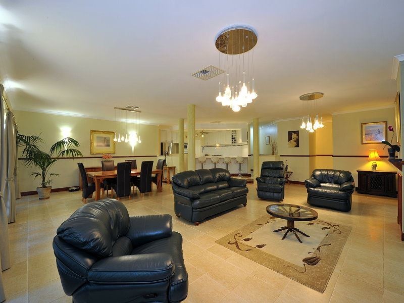 1 Laidley Way, Greenfields WA 6210