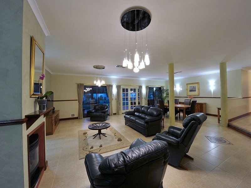 1 Laidley Way, Greenfields WA 6210