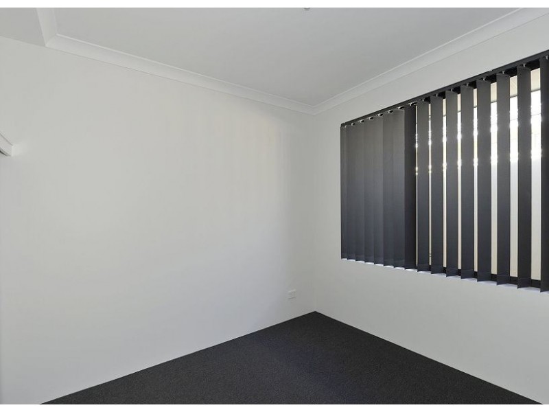 53 Warburton Trail, Lakelands WA 6180