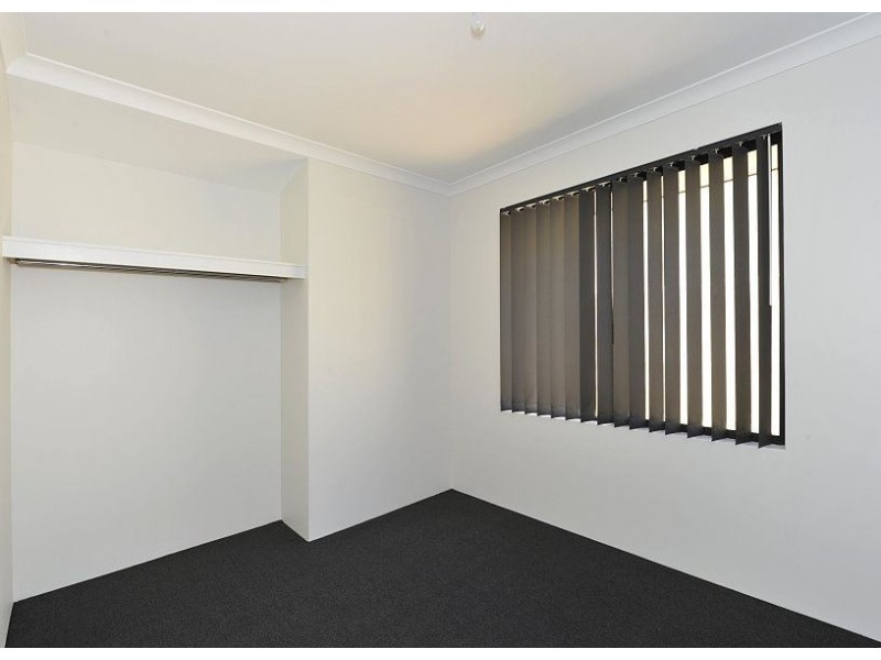 53 Warburton Trail, Lakelands WA 6180