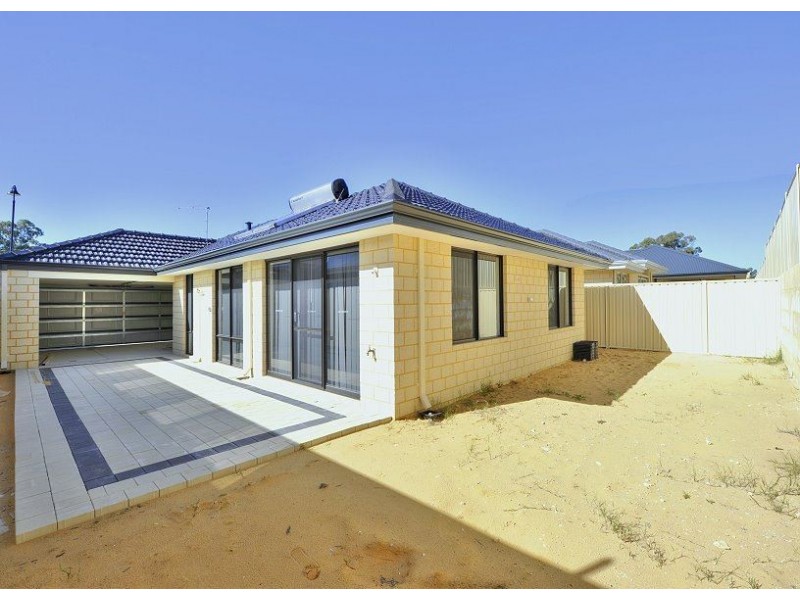 53 Warburton Trail, Lakelands WA 6180