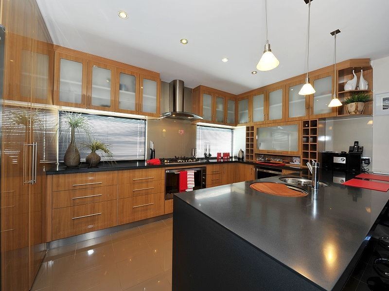 125 Hudson Drive, Dudley Park WA 6210