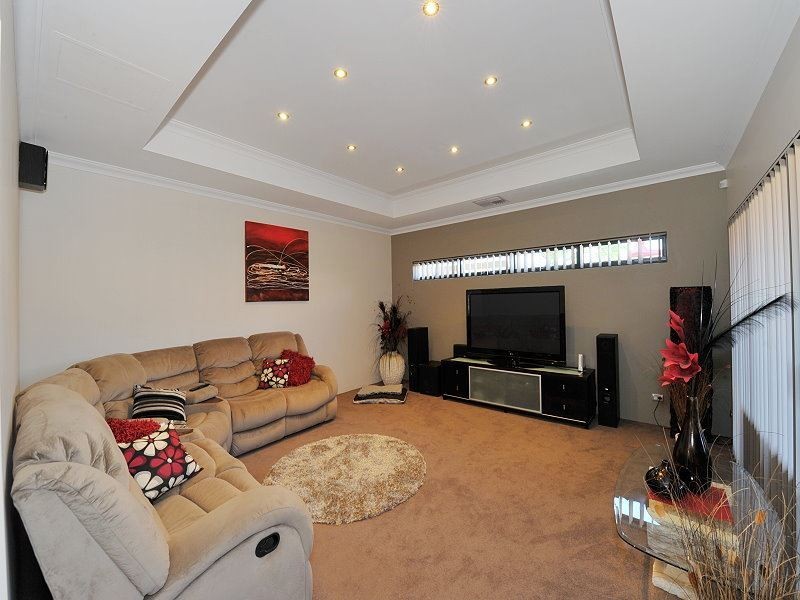 125 Hudson Drive, Dudley Park WA 6210