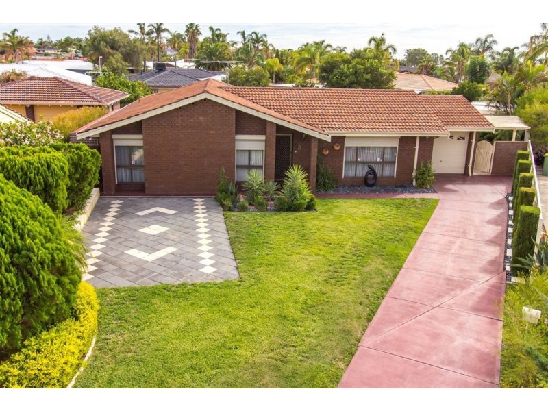 5 Agnew Place, Halls Head WA 6210