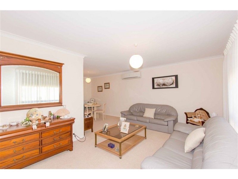 5 Agnew Place, Halls Head WA 6210