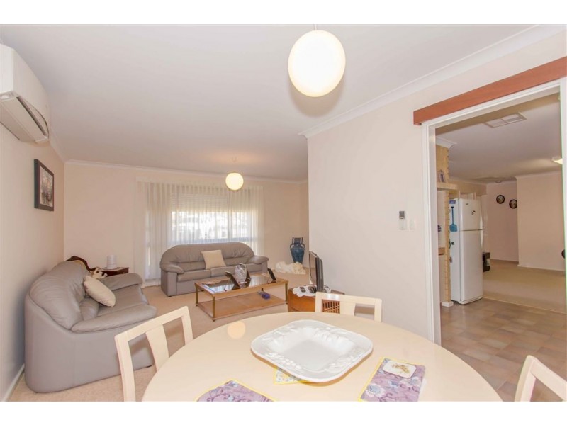 5 Agnew Place, Halls Head WA 6210