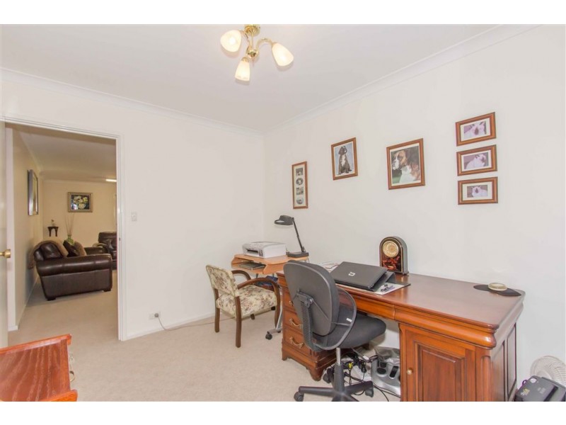 5 Agnew Place, Halls Head WA 6210