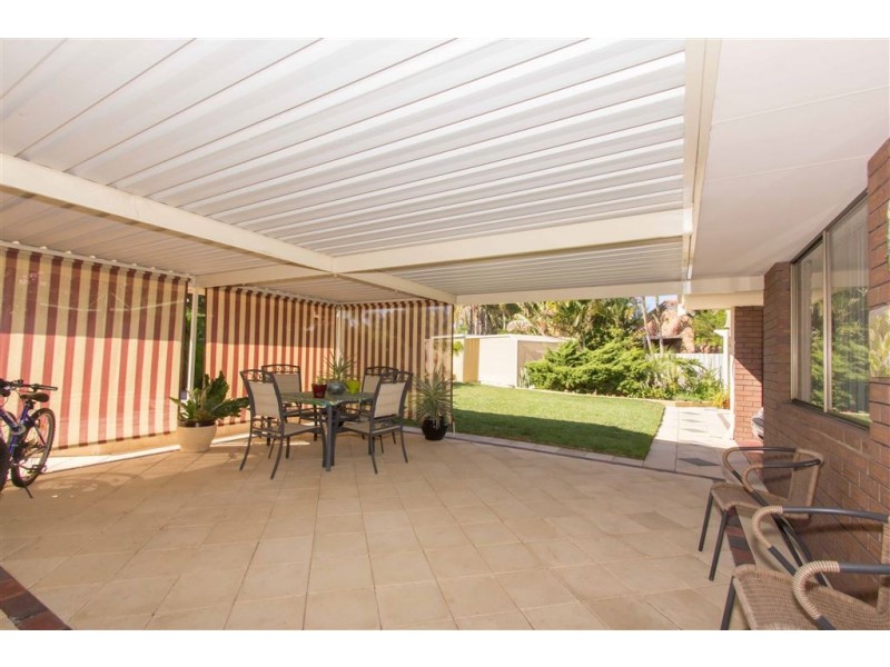 5 Agnew Place, Halls Head WA 6210