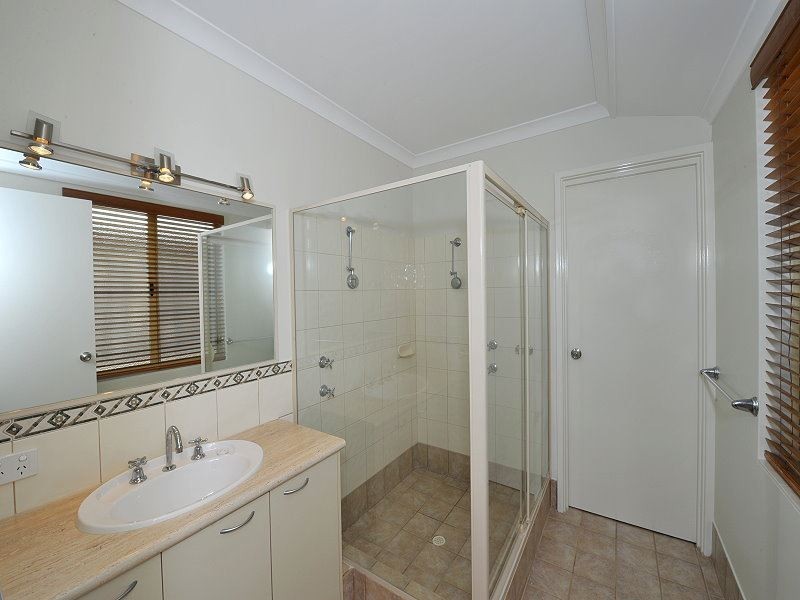 21 Bookleaf Loop, Halls Head WA 6210