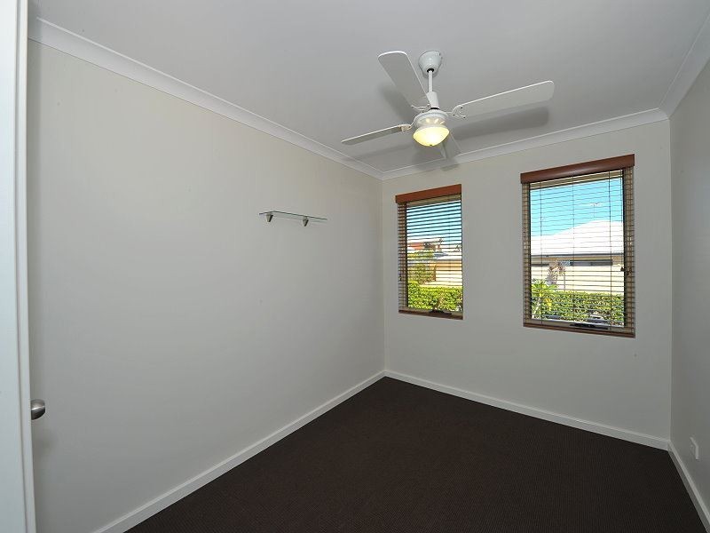 21 Bookleaf Loop, Halls Head WA 6210