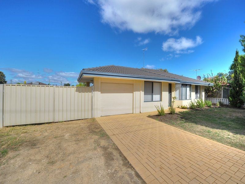 17 Murdoch Drive, Greenfields WA 6210