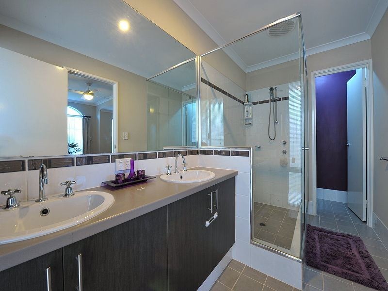16 Tectona Way, Halls Head WA 6210