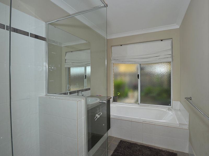 16 Tectona Way, Halls Head WA 6210