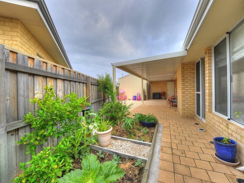 16 Tectona Way, Halls Head WA 6210
