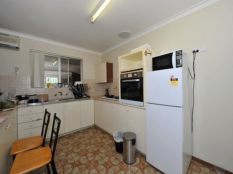 16 Clarice Street, Mandurah WA 6210