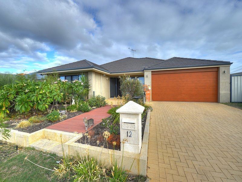 12 Oakwood Gate, Meadow Springs WA 6210