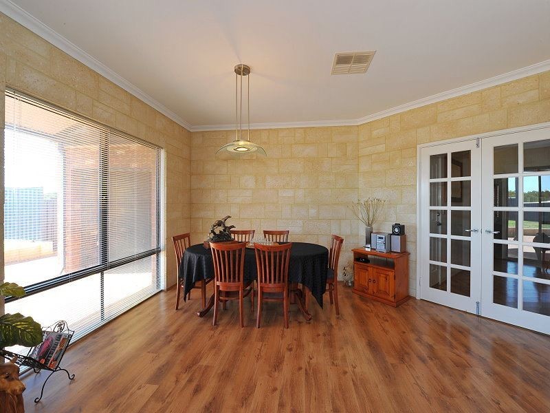 121 Greyhound Retreat, Nambeelup WA 6207