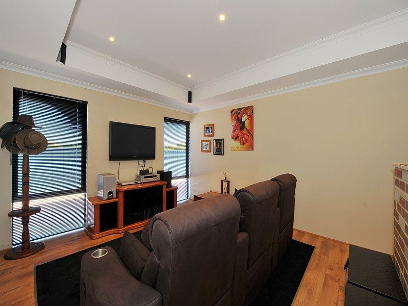 121 Greyhound Retreat, Nambeelup WA 6207