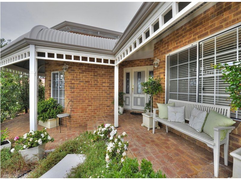 6 Hickory Court, Halls Head WA 6210