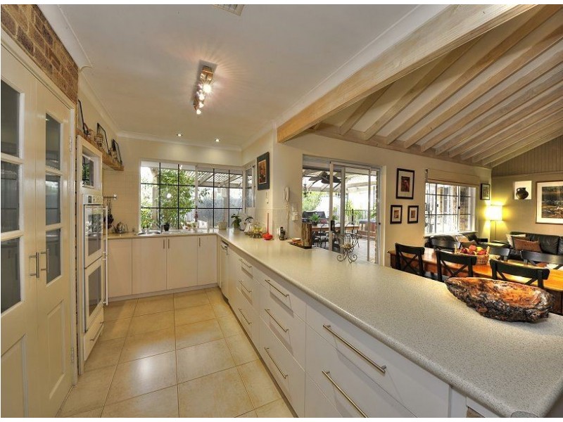 6 Hickory Court, Halls Head WA 6210