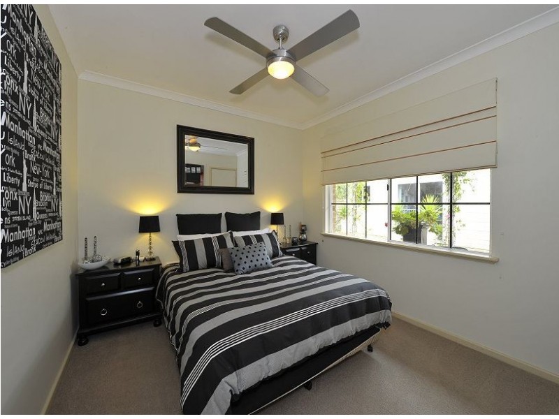 6 Hickory Court, Halls Head WA 6210