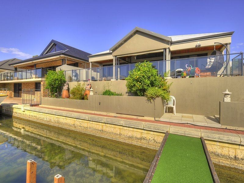 22 Leisure Way, Halls Head WA 6210