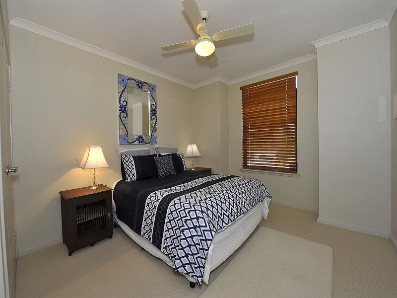 22 Leisure Way, Halls Head WA 6210