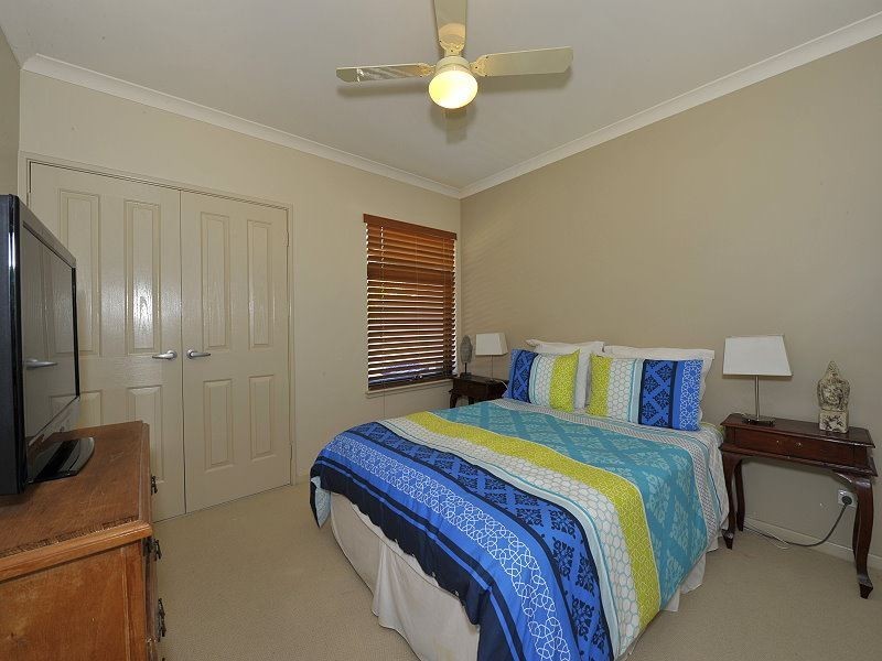 22 Leisure Way, Halls Head WA 6210