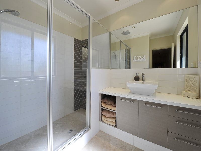 22 Leisure Way, Halls Head WA 6210